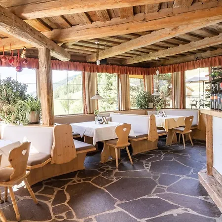 게스트하우스 Gasthof-appartements Sportalm